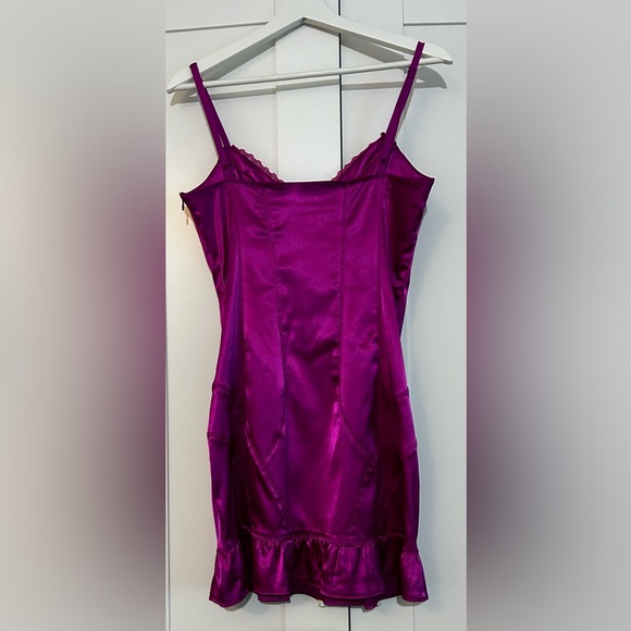 📚 GUESS fuchsia satin like mini dress. Y2K, early 2000s, 90s - Picture 3 of 3